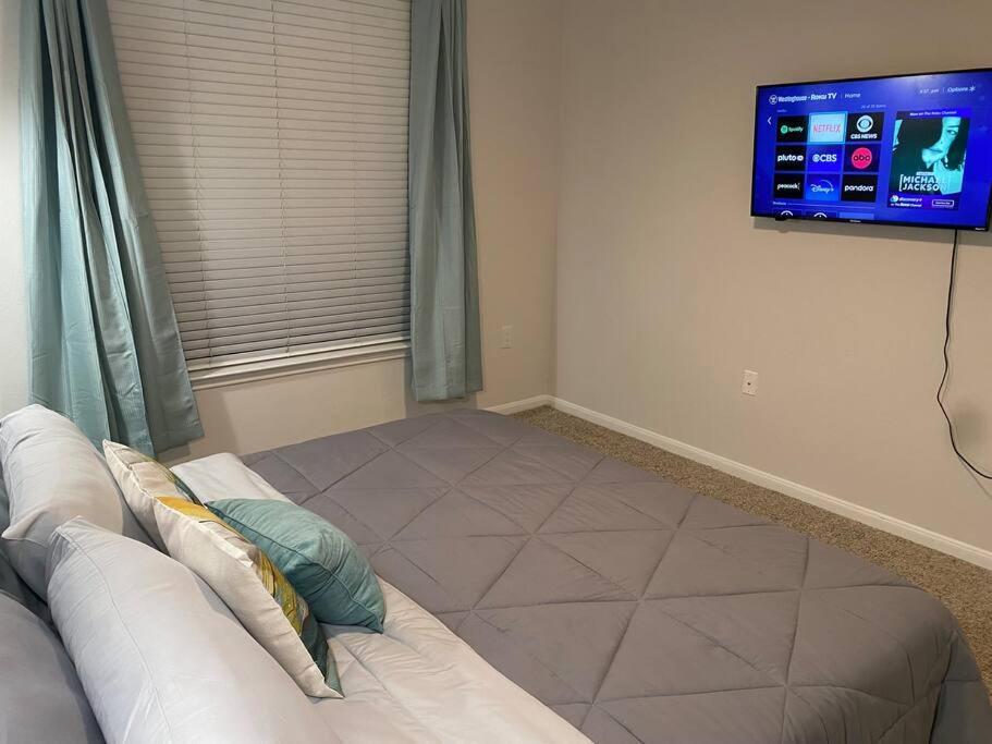 Your Warm Spacious Unit With Pool - Medical Center Houston Eksteriør billede