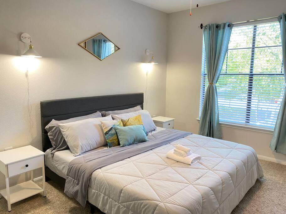 Your Warm Spacious Unit With Pool - Medical Center Houston Eksteriør billede