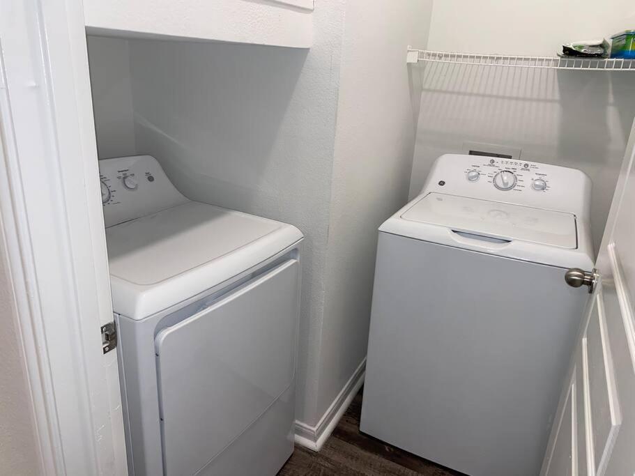 Your Warm Spacious Unit With Pool - Medical Center Houston Eksteriør billede