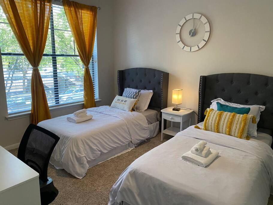 Your Warm Spacious Unit With Pool - Medical Center Houston Eksteriør billede